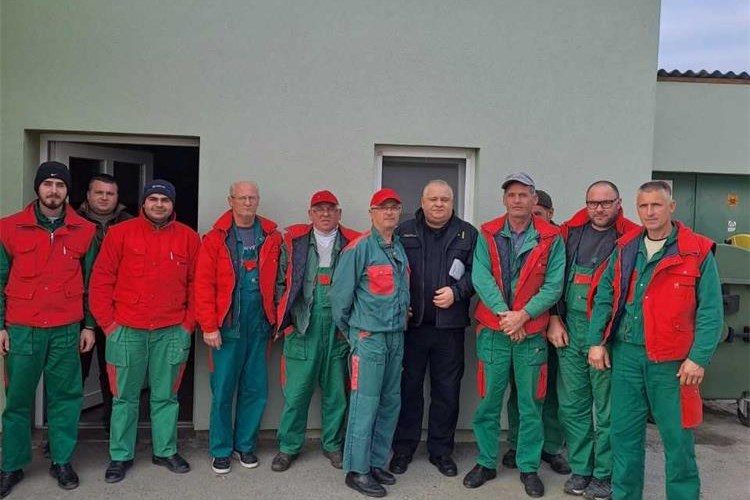 Slika /2025/jurak s traktoristima.jpg